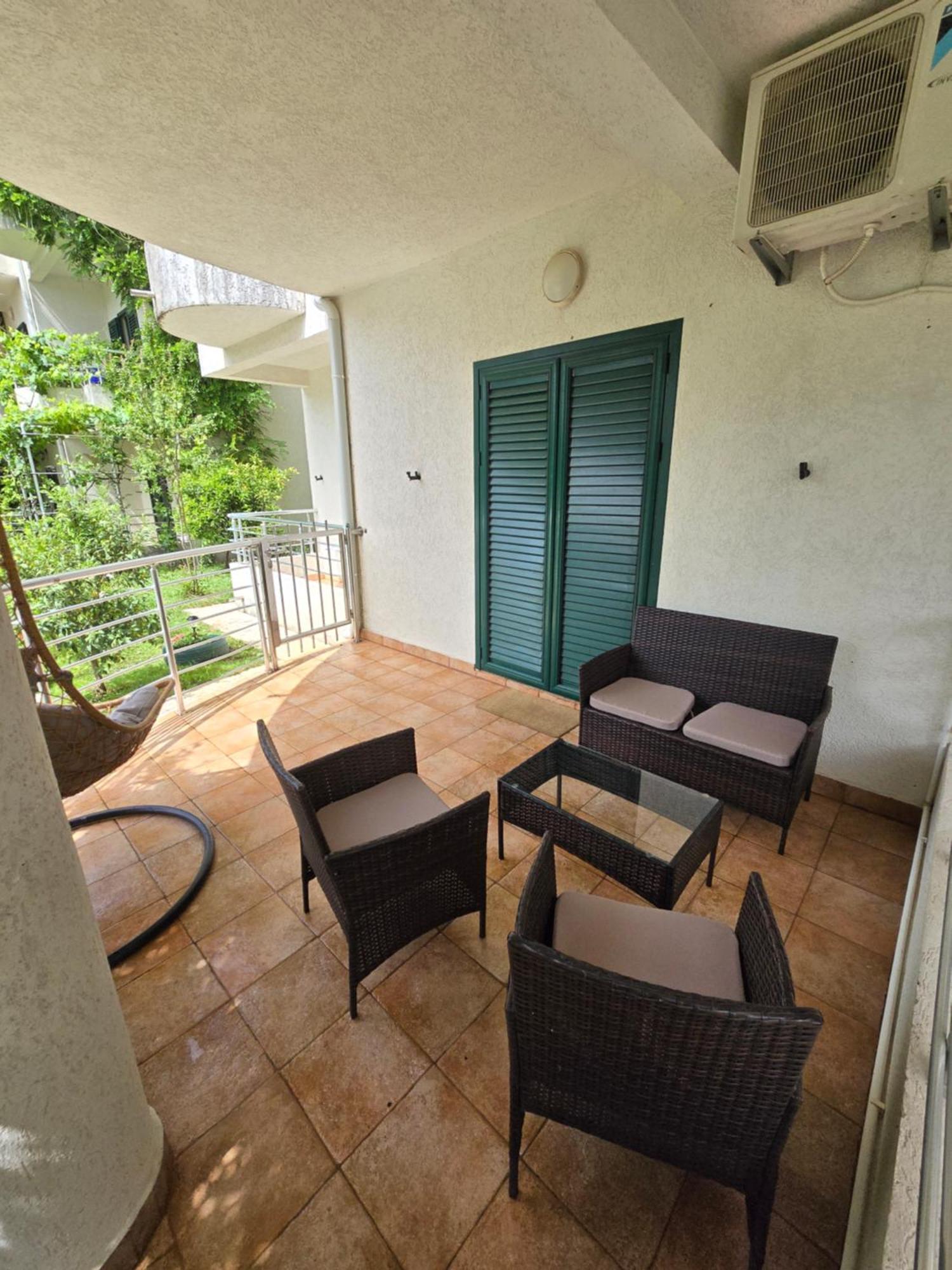 Roman Garden Apartment 里桑 外观 照片